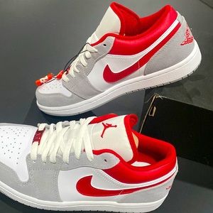 Size 8 Jordan 1 Low SE Light Smoke Grey New and authenticated by flight club